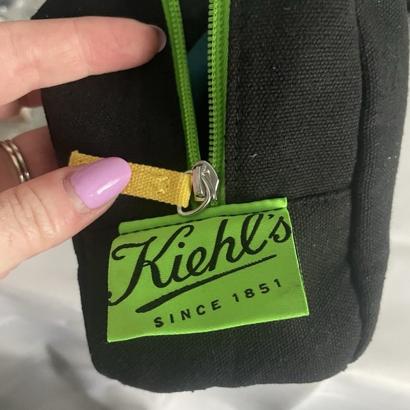 Kiehl's Facial Fuel Energizing Moisture Treatment For Men & Face Wash With Bag - Picture 8 of 11